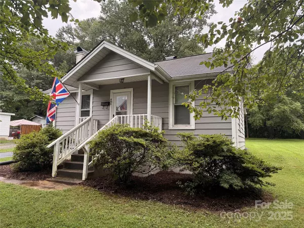 986 20th ST NE, Hickory, NC 28601