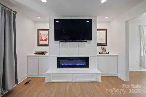 5703 Valley Field RD SE, Hickory, NC 28602