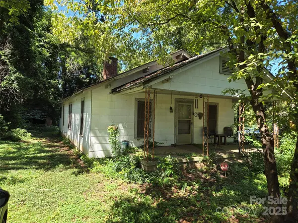 2320 N Stewart AVE, Newton, NC 28658