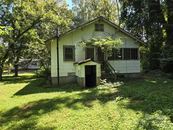 2320 N Stewart AVE, Newton, NC 28658