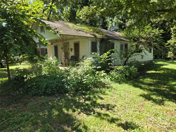 2320 N Stewart AVE, Newton, NC 28658