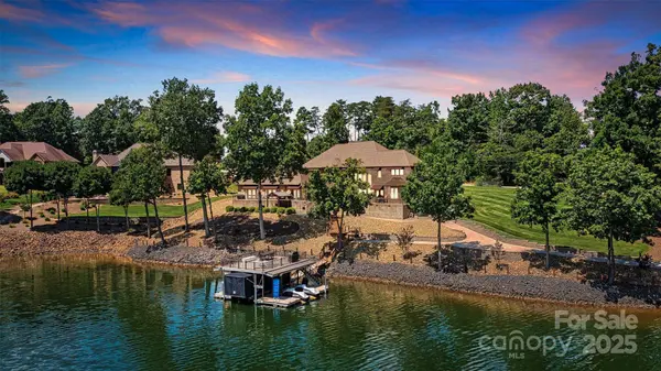 4202 54th AVE NE, Hickory, NC 28601