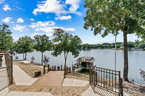 4202 54th AVE NE, Hickory, NC 28601