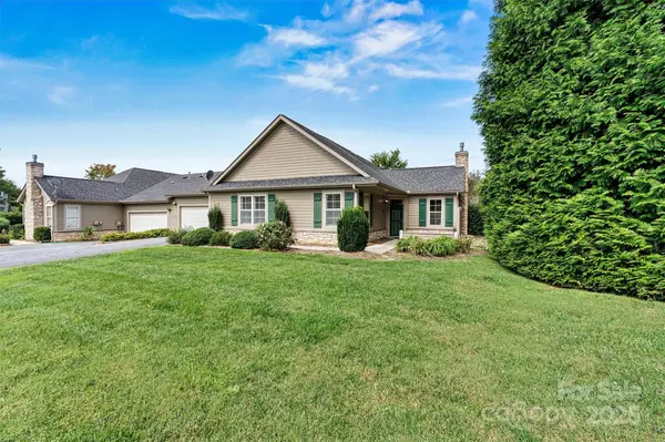 823 Wynnshire DR #B, Hickory, NC 28601