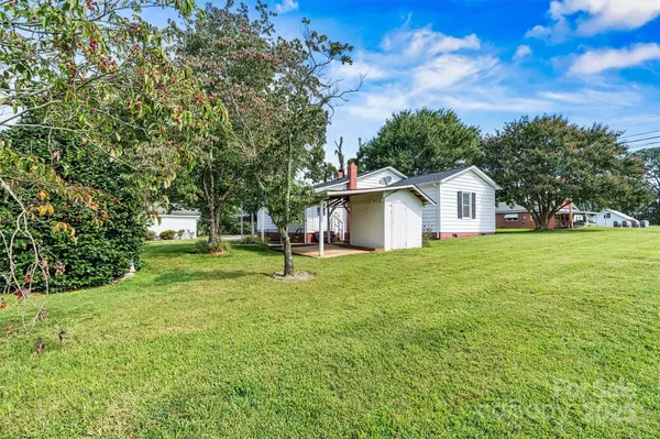 1030 Enola RD, Morganton, NC 28655