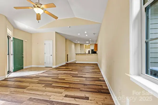 823 Wynnshire DR #B, Hickory, NC 28601