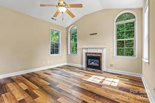 823 Wynnshire DR #B, Hickory, NC 28601