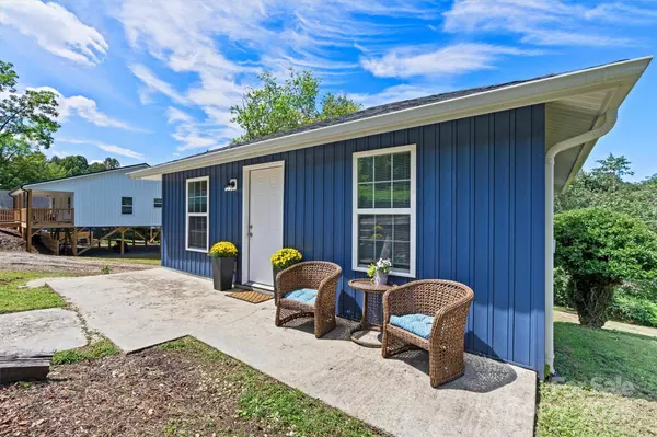 428 Folk ST NW, Lenoir, NC 28645