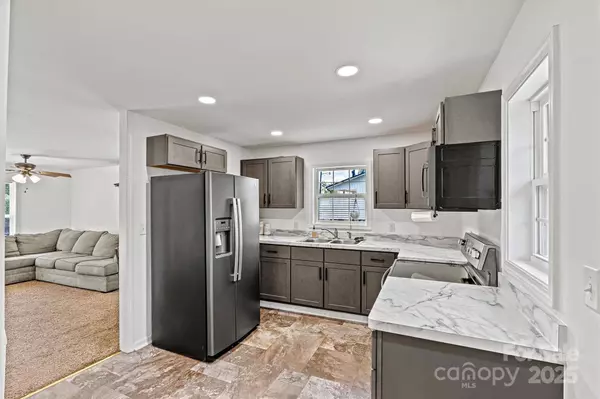 428 Folk ST NW, Lenoir, NC 28645