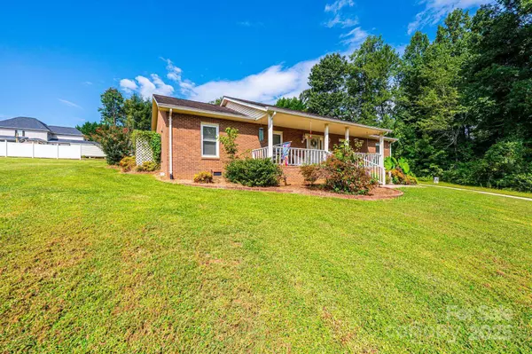 575 Boxwood ST, Hudson, NC 28638