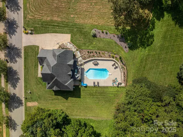 1128 Mayfield CIR NW, Conover, NC 28613