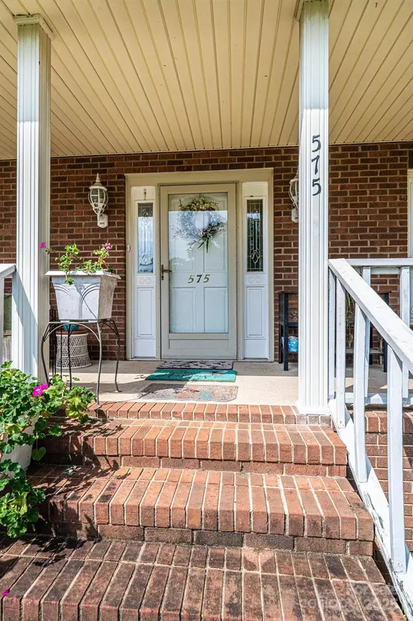 575 Boxwood ST, Hudson, NC 28638