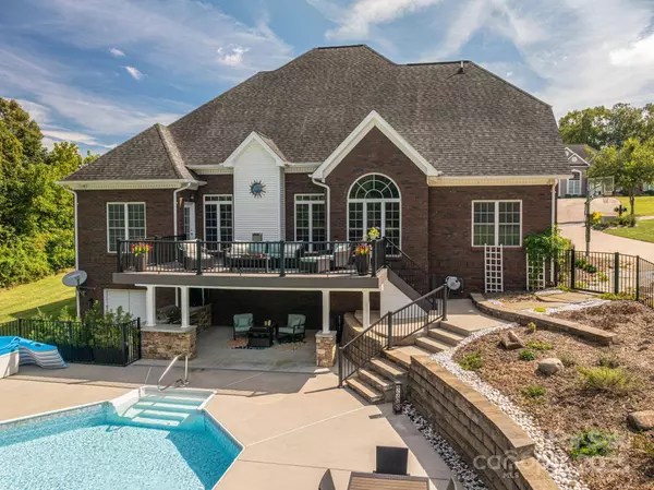 1128 Mayfield CIR NW, Conover, NC 28613