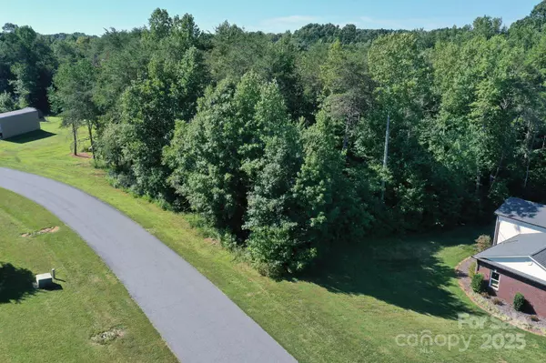 1682 Cordia CIR, Newton, NC 28658