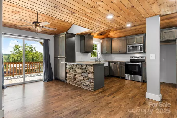 4921 Mccall Town RD, Granite Falls, NC 28630