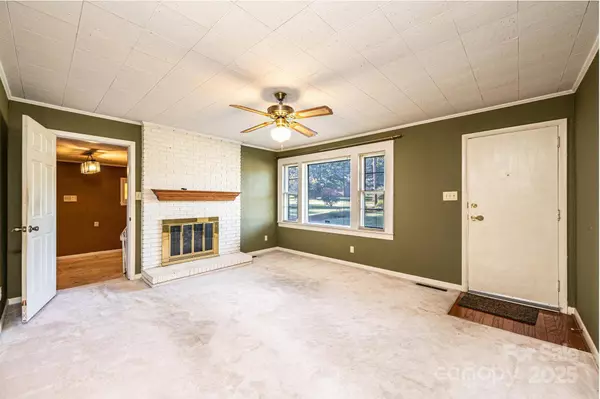 1837 5th AVE SW, Hickory, NC 28602