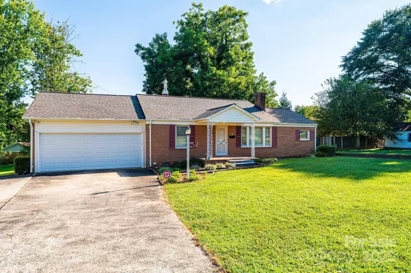 1837 5th AVE SW, Hickory, NC 28602