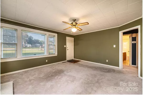 1837 5th AVE SW, Hickory, NC 28602