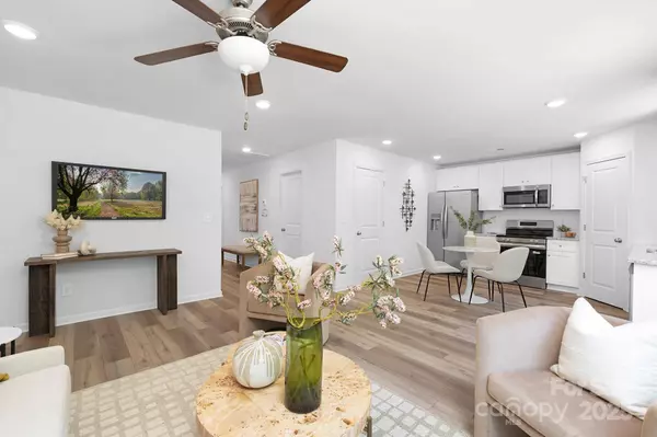 2940 21st Street LN NE, Hickory, NC 28601