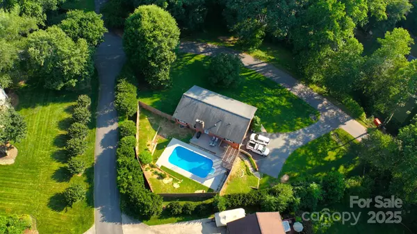 6108 Gold Creek Estate DR, Hickory, NC 28601