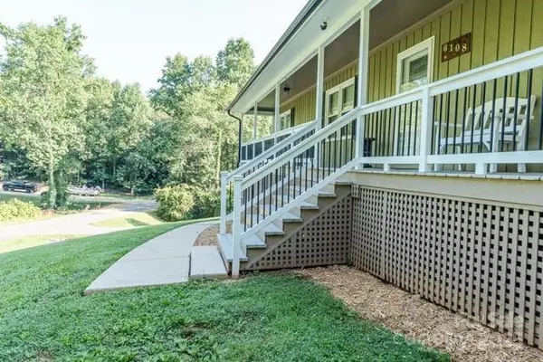 6108 Gold Creek Estate DR, Hickory, NC 28601