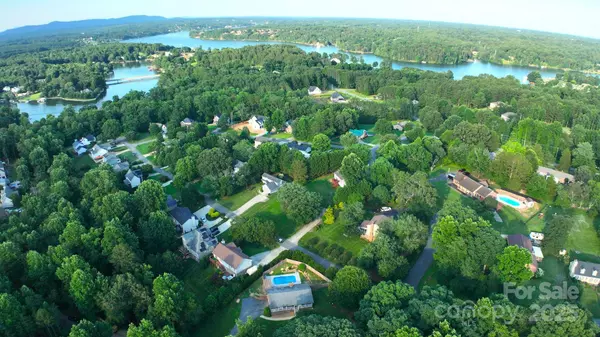 6108 Gold Creek Estate DR, Hickory, NC 28601