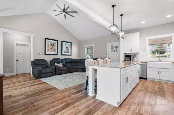 1724 Ivey CT, Maiden, NC 28650