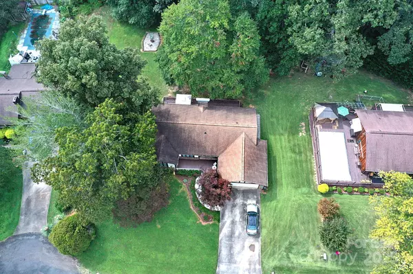 112 Royal Oak CT, Lenoir, NC 28645