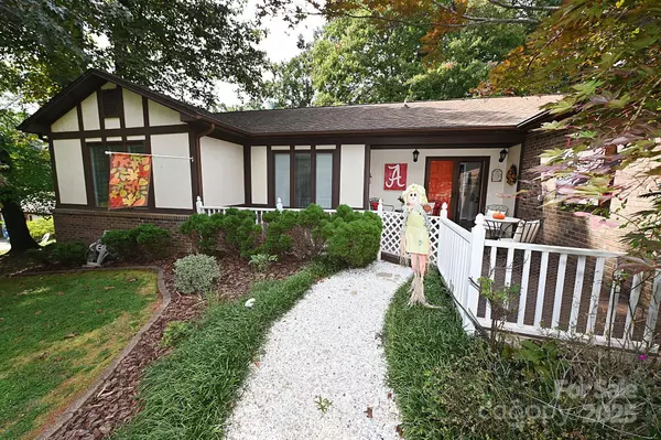 112 Royal Oak CT, Lenoir, NC 28645