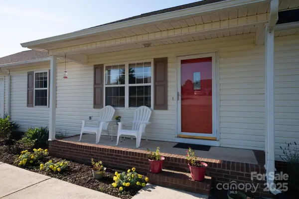 1371 Millrace DR, Conover, NC 28613
