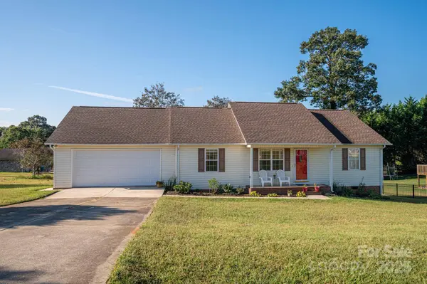 1371 Millrace DR, Conover, NC 28613