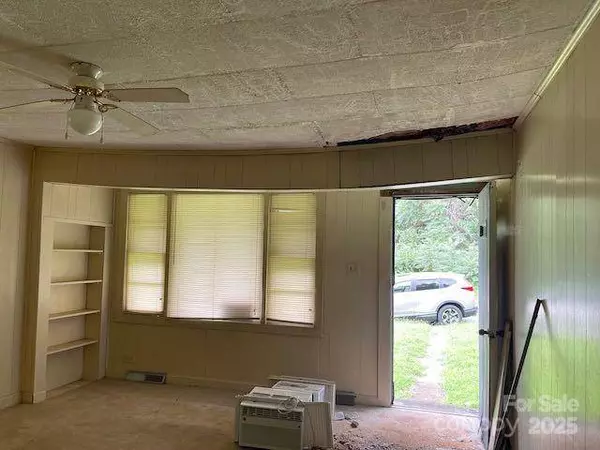 1229 Caldwell PL NW, Lenoir, NC 28645