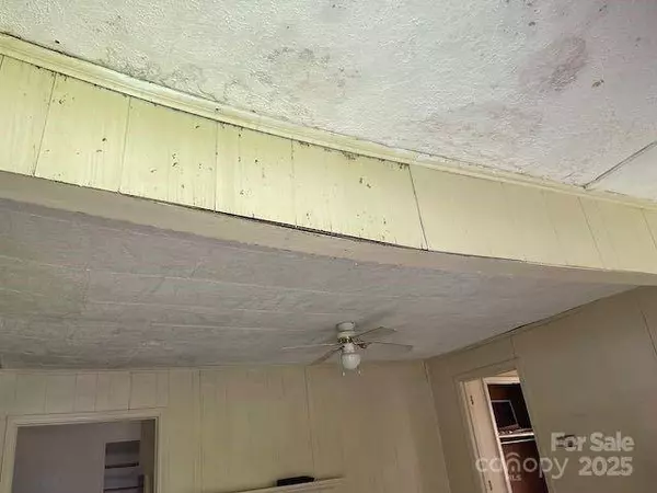 1229 Caldwell PL NW, Lenoir, NC 28645