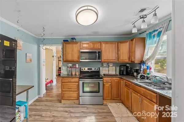 1245 Mitchell AVE, Statesville, NC 28677