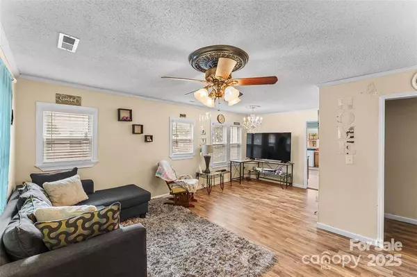 1245 Mitchell AVE, Statesville, NC 28677