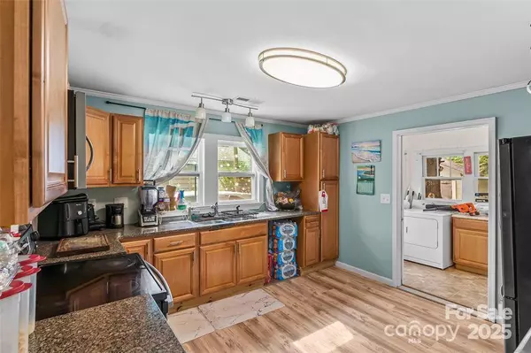 1245 Mitchell AVE, Statesville, NC 28677