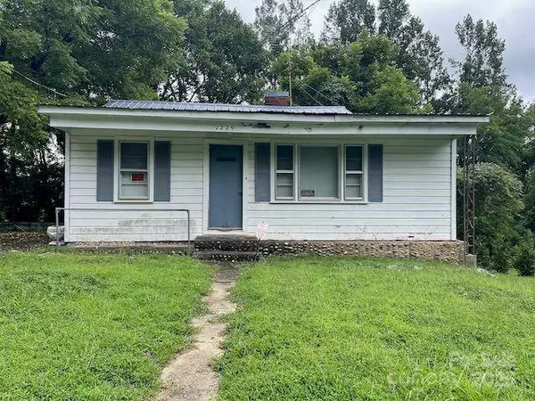 1229 Caldwell PL NW, Lenoir, NC 28645