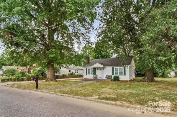 1245 Mitchell AVE, Statesville, NC 28677