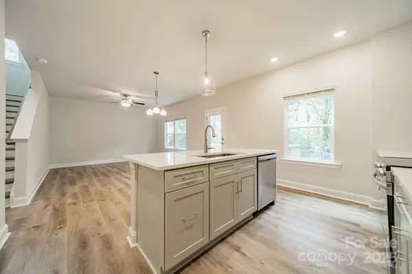 815 N Laurel ST, Lincolnton, NC 28092