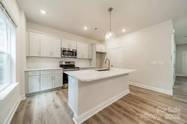 815 N Laurel ST, Lincolnton, NC 28092