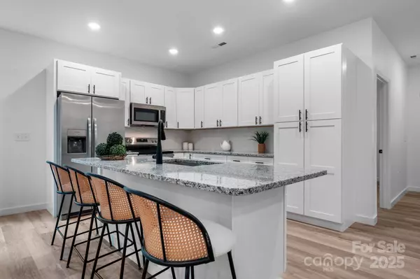 4204 9th ST NE, Hickory, NC 28601