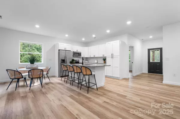 4204 9th ST NE, Hickory, NC 28601