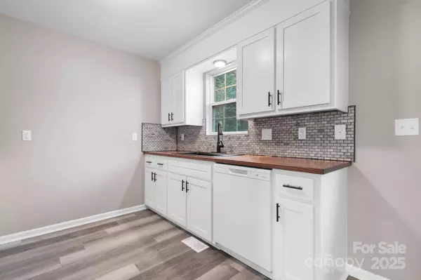 3784 Pennsylvania AVE, Lenoir, NC 28645