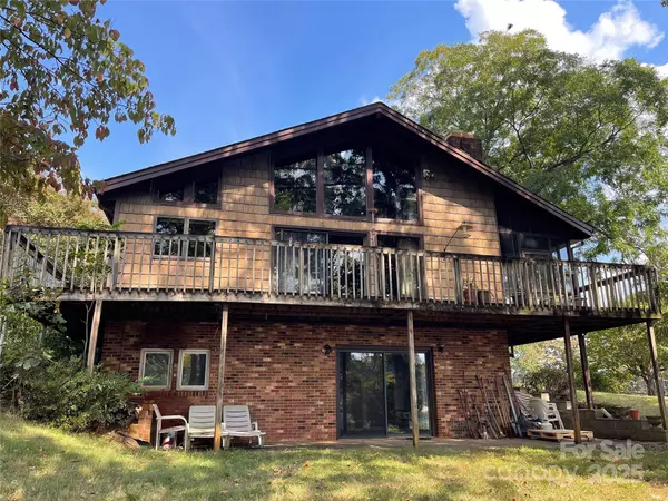 512 Twins Cove RD, Taylorsville, NC 28681