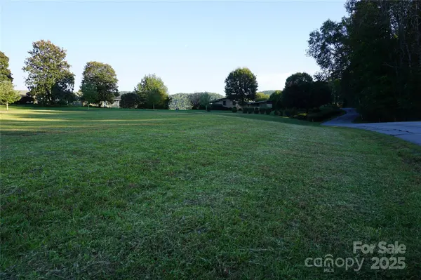 2250 Cedar Rock Estates DR, Lenoir, NC 28645