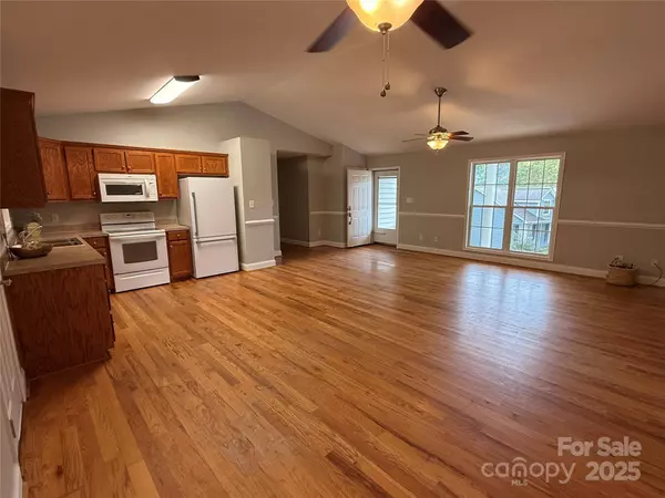 210 Forest Brook PL, Lenoir, NC 28645