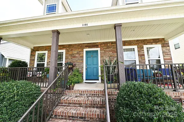 1144 13th Avenue CIR NE, Hickory, NC 28601