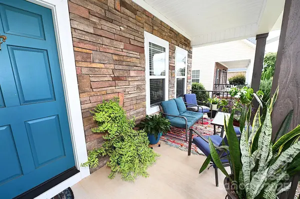 1144 13th Avenue CIR NE, Hickory, NC 28601