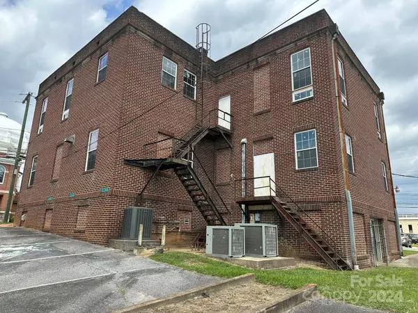 901 Ashe AVE NW, Lenoir, NC 28645