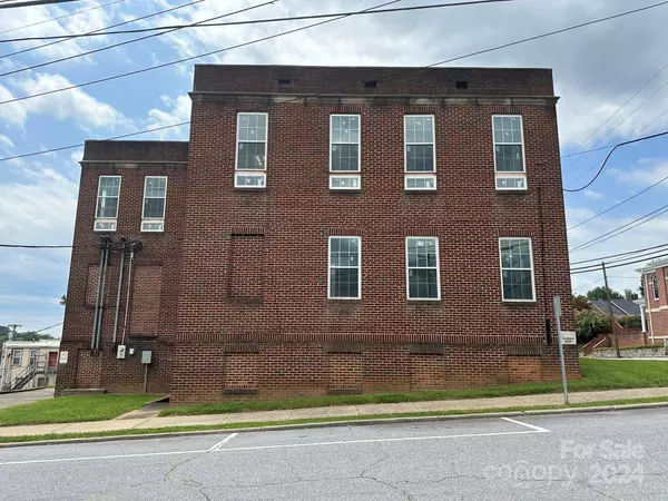 901 Ashe AVE NW, Lenoir, NC 28645